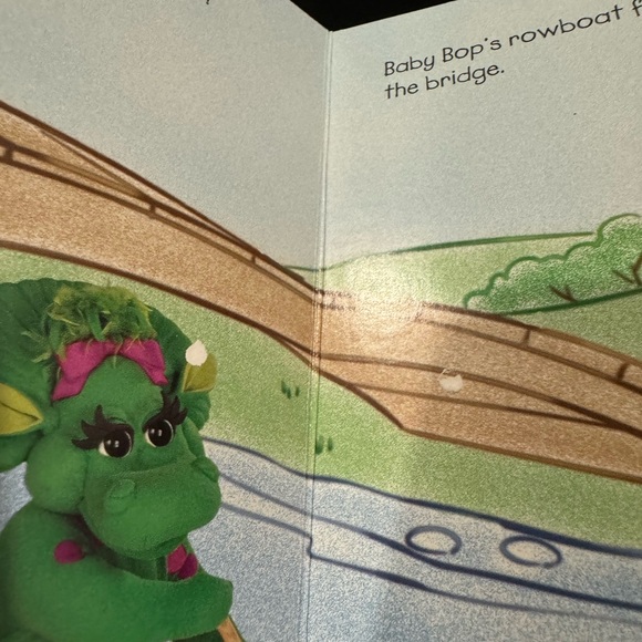 Barney’s In, Out and All Around - Vintage Children’s Board Book - Picture 7 of 7